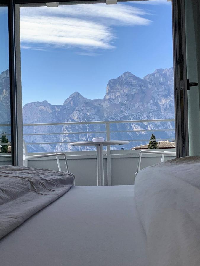 Albergo Garni Francesco Torbole Sul Garda Exteriör bild