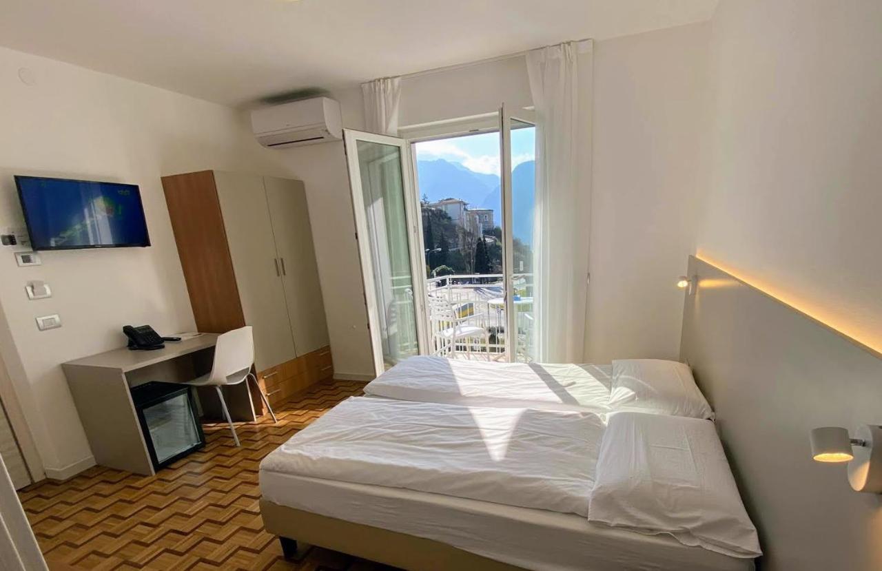 Albergo Garni Francesco Torbole Sul Garda Exteriör bild