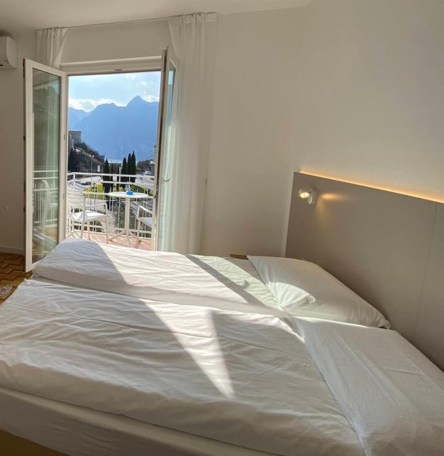 Albergo Garni Francesco Torbole Sul Garda Exteriör bild