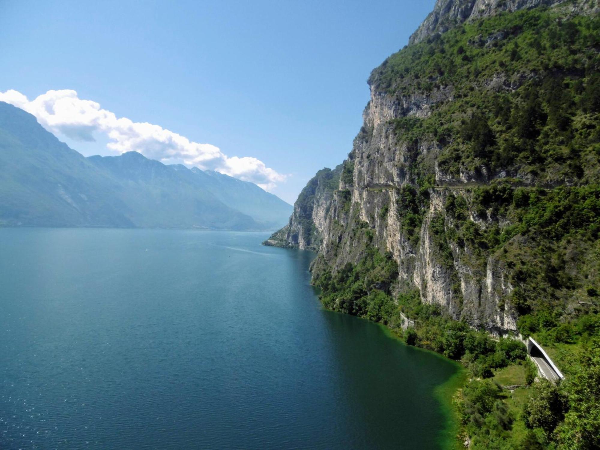 Albergo Garni Francesco Torbole Sul Garda Exteriör bild