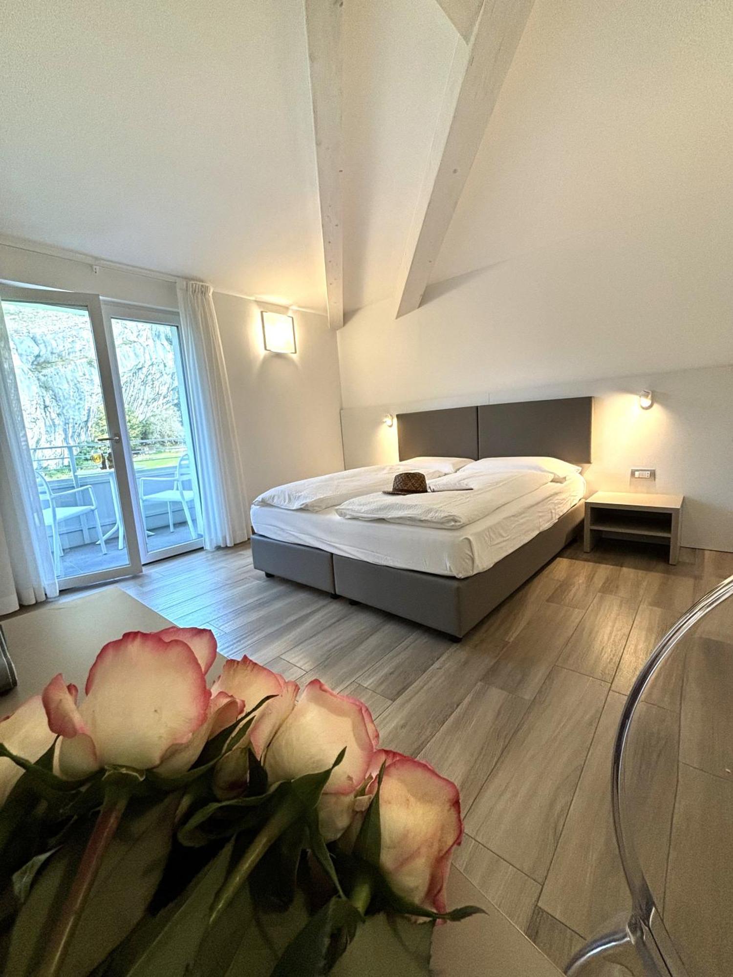 Albergo Garni Francesco Torbole Sul Garda Exteriör bild