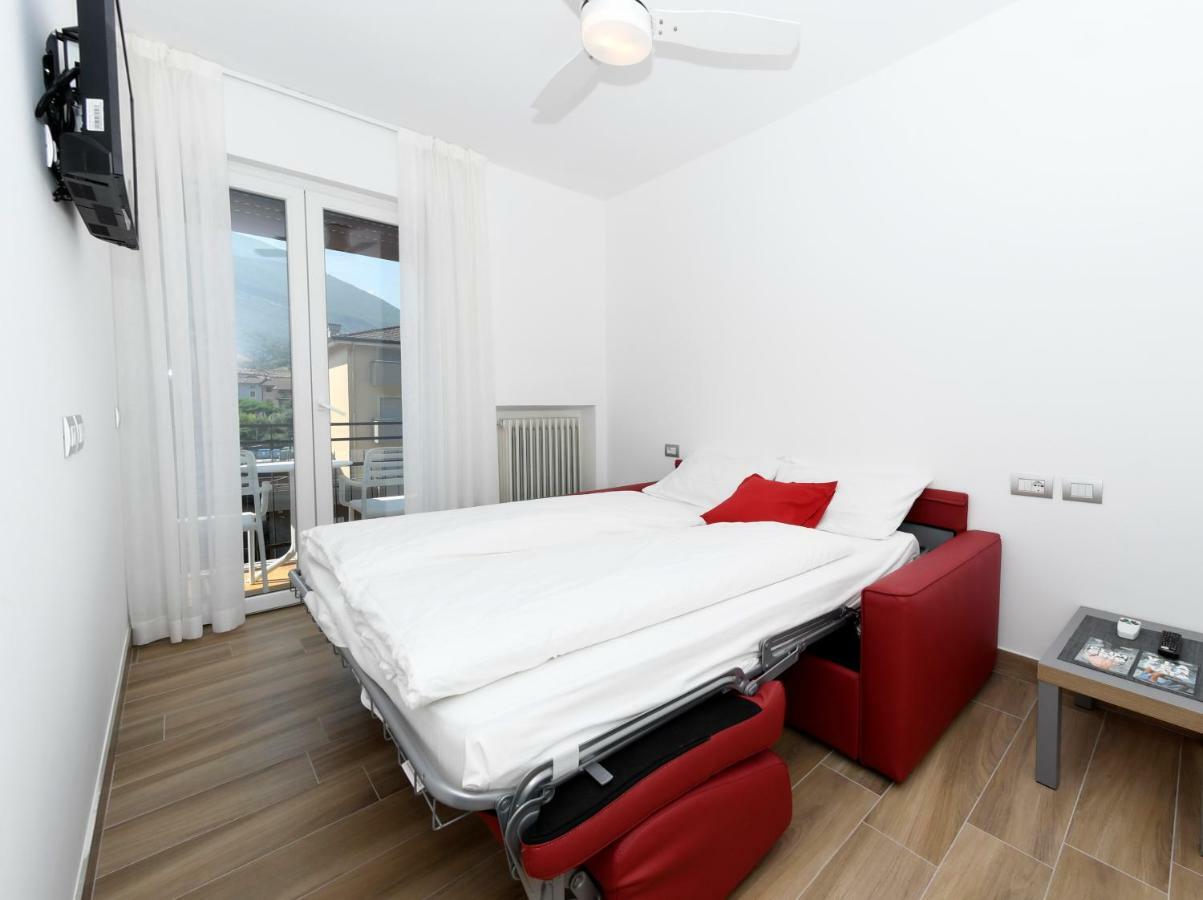 Albergo Garni Francesco Torbole Sul Garda Exteriör bild